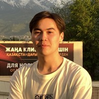 Казыбек Жакыпжан  репетитор  по физике онлайн