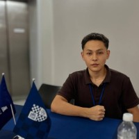 Алихан Азирбаев  репетитор  по физике онлайн