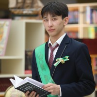 Репетитор Адилхан Жантурин - BUKI
